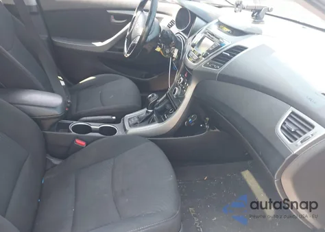 2015 Hyundai Elantra Se z USA, uszkodzony, nr VIN 5NPDH4AE8FH557603